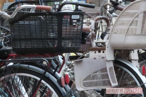 後部に荷物カゴを取りつけた自転車は多い（※事件とは関係ありません）