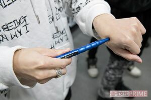 TSUBASA「ツンツン……軽く押しただけなのに、痛ぁ～い！」