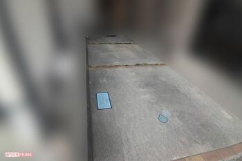 牧野利充容疑者の自宅一軒家。車は警察に押収され…