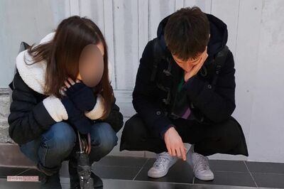 '20年2月、ベルギーの美術館で女性とデートをするウエンツ瑛士