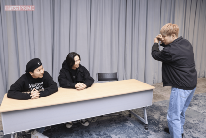 インタビュー中の梅田サイファーKOPERU、peko、KennyDoes