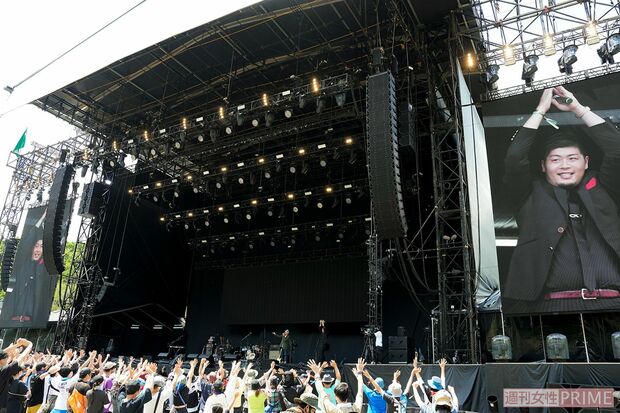 日本でフジロックMCに抜擢！攻めた笑いで差別にも打ち勝つ