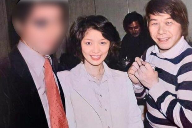 コラムニストの唐沢俊一氏がSNSに投稿した赤塚不二夫さんと児島美ゆき。唐沢氏がタモリと間違えたのは左の男性