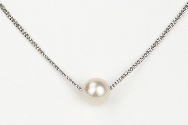 1回1000円と高価ながら、真珠のネックレスやピアスなどが入っている『あこや真珠ガチャ！』