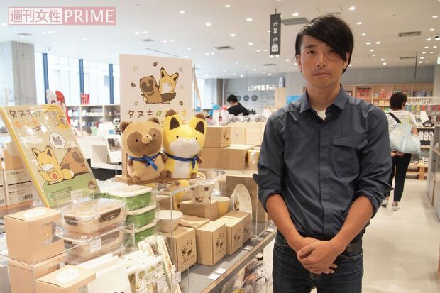 ロフトの小倉淳也氏。銀座ロフトにもSNS発キャラグッズコーナが大きく展開されている