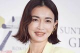 長谷川京子、ミニ丈にルーズソックスの最新近影が「ア…