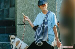 散歩帰りに直撃を受ける真木よう子