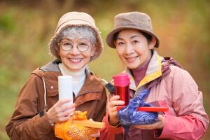自分だけの人間関係も大切な「財産」。老後の蓄えにも(写真はイメージです)