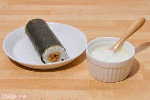 納豆巻きにヨーグルトをプラスするだけでも腸活に　撮影／山田智絵