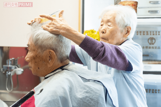 現役理容師としては世界最高齢108歳の箱石シツイさん（撮影／北村史成）