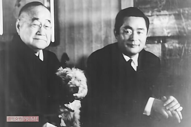 吉田茂首相(当時)の自宅に招かれた際、フロッピーディスクの試作品を披露した 写真提供/ドクター・中松
