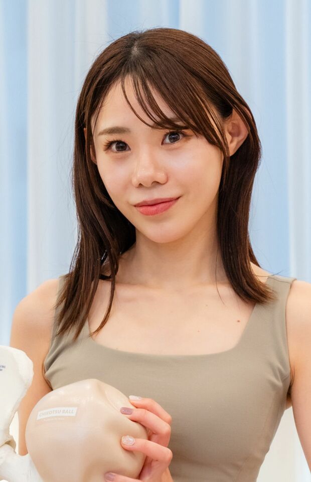 mieyさん●骨盤矯正ピラティス指導者。ボディメイクに試行錯誤する中、ピラティストレーナーの資格を取得し、機能解剖学、キネシオロジーを学び骨格矯正ピラティスを考案。