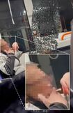 バス内でタバコを吸う高齢男性（SNSより、一部編集部にて加工）