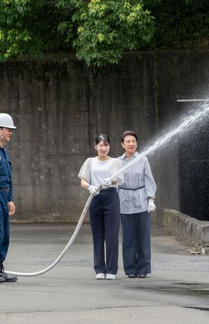 9月1日、皇居で行われた宮内庁の防災訓練を視察した天皇ご一家(写真／宮内庁提供)