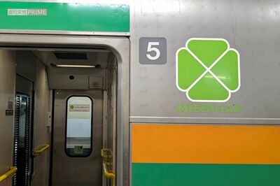 在来線グリーン車が「満席で座れない」が物議、JR東日本に聞いた“正しい対処法”と“アテンダント不在時”…