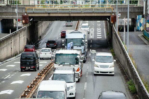 道路や線路の下をくぐり抜けるアンダーパスは水害時に避けるべき場所