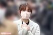 2月19日、早稲田大学の入試を終えてキャンパスから出てきた小倉優子