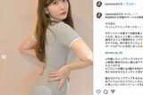 プロディースする下着ブランドの新商品を紹介する小嶋陽菜（本人のインスタグラムより）