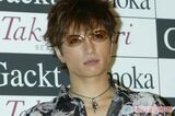 たかの友梨新CM発表会でのGACKT（'04年6月）