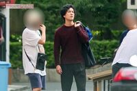 桐谷健太、主演『Qrosの女』ロケ現場をキャッチ！週刊誌記者役でも自身は「ネットニュースやSNSは見ない」