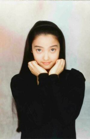 美少女としてデビューした当時の中山エミリ（事務所提供）