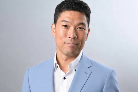 小原正徳さん　投資家。不動産科学研究所代表取締役。不動産鑑定士・宅地建物取引士の資格を持つ。副業で貯めた資金で投資を始め、独立。SNSやYouTubeでの情報発信を続ける。