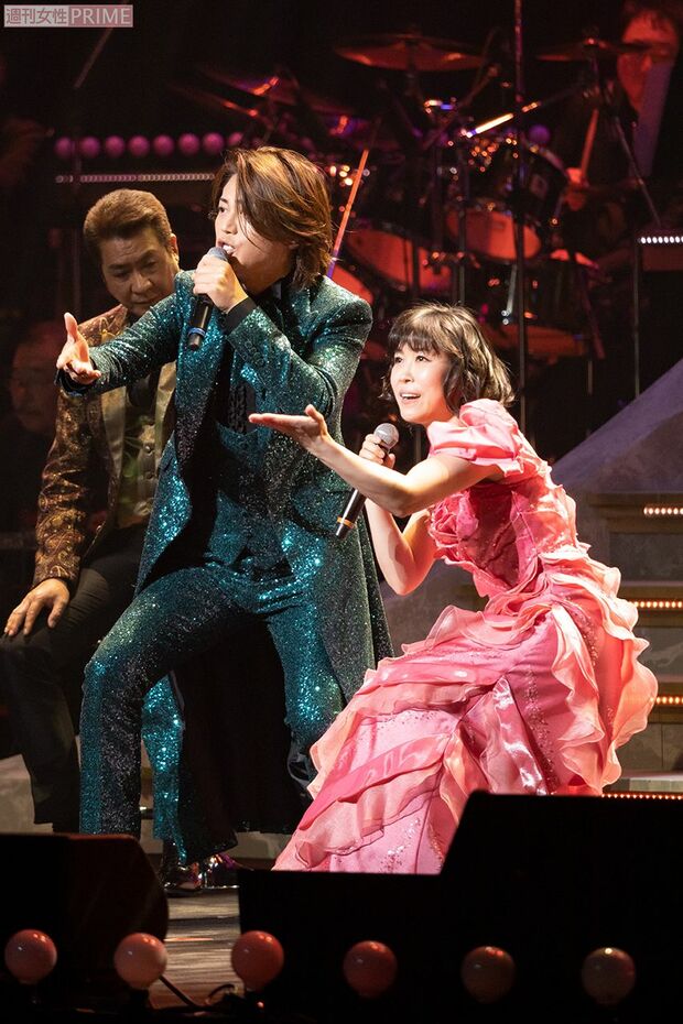 氷川きよし、水森かおり　撮影／廣瀬靖士