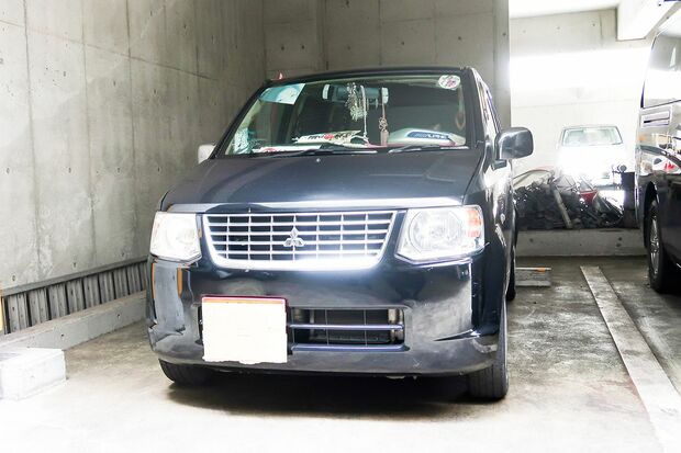 あおりを行った車中には壇蜜のクッションが。フェイスブックには別カットも紹介され“壇蜜愛”にあふれている