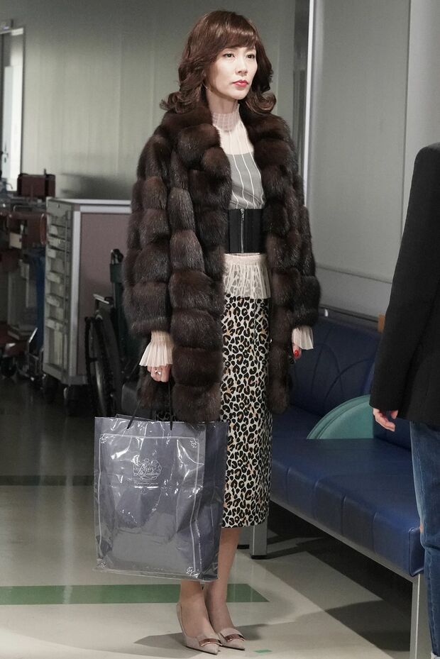 小夜子ファッション1　(c)フジテレビ