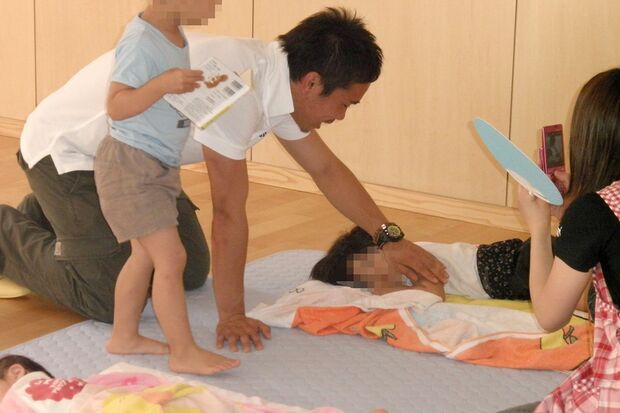 帰国した長友は、越智さんが園長を務める幼稚園にも顔を出してくれるという