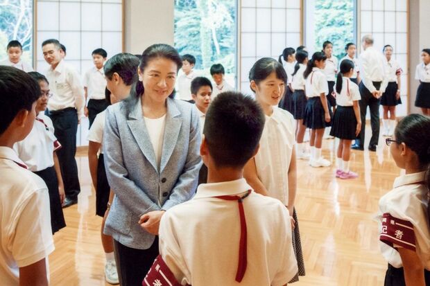 雅子さまは2年連続、愛子さまは9年ぶりに豆記者とご懇談(8月3日)