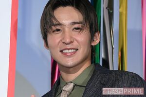 映画「おそ松さん」公開記念舞台挨拶での目黒蓮（'22年3月）