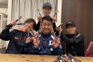 女子硬式野球「九州ハニーズ」監督を務める宮地克彦容疑者(公式インスタグラムより)