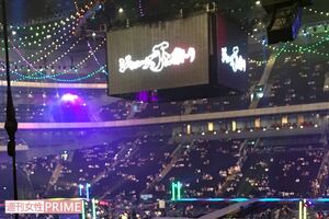 開演30分前、さいたまスーパーアリーナの客席は1割も埋まらず