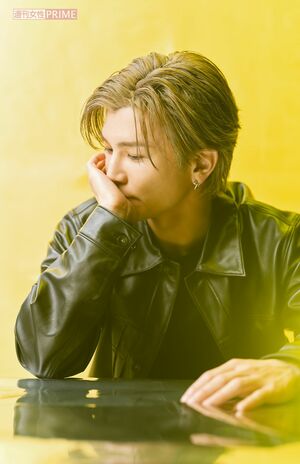 岩田剛典　撮影／廣瀬靖士　スタイリスト／渡辺康裕　ヘアメイク／下川真矢（BERYL）　衣装協力／MARKAWARE、marka/PARKING（03-6412-8217）