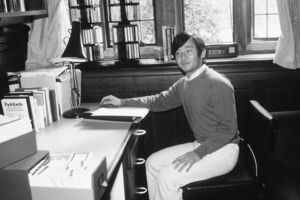 オクスフォード大学の学生寮の自室で、おくつろぎの皇太子さま('85年9月)