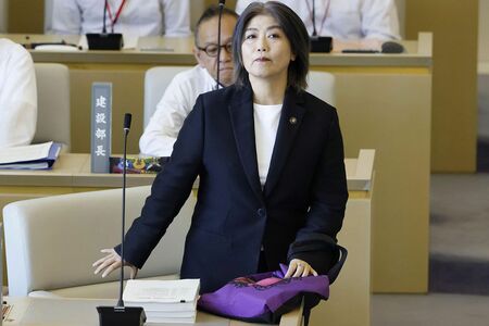 市議会に『推しの子』とANNASUイコラボのトートバッグを持参した伊東市の田久保眞紀市長