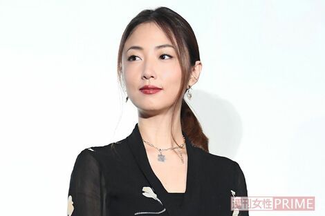 MEGUMI、夫・降谷建志の不倫&別居報道も追い風にして田中みな実に次ぐ新・美のカリスマに 紹介したコスメなどが続々売り切れの圧倒的影響力