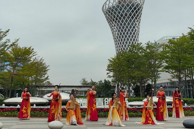 中国の音楽グループ・女子十二楽坊