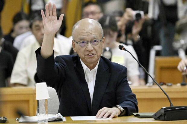 斎藤元彦知事の側近だった片山安孝前副知事は、百条委員会に出席したが…… 写真/共同通信社