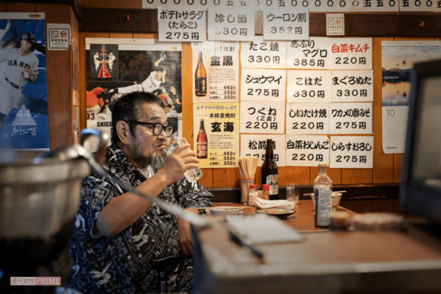 酒はなんでも飲む。特に好むのはレモンサワーだ（撮影／佐藤靖彦）