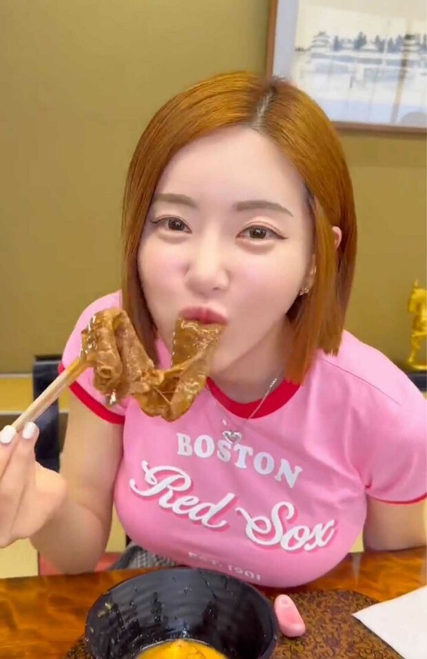 高級すき焼き店での食事の様子が「下品すぎる」と炎上したDJ SODA（本人のXより）