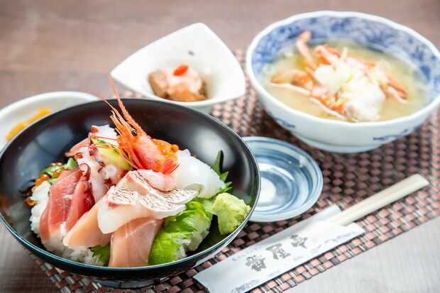 道の駅氷見【富山】の美味しいご飯（写真提供／浅井佑一）