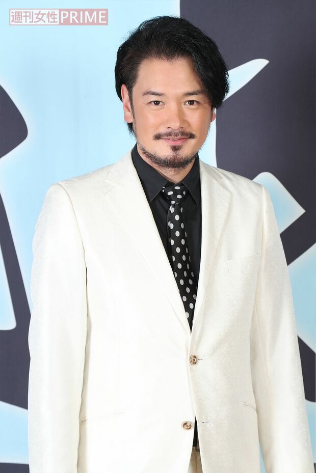 小田井涼平（おだい・りょうへい）／1971年2月23日生まれ。兵庫県出身。188cm。純烈の最年長メンバー。趣味は模型製作。特技はスキー、スノボ。2002年『仮面ライダー龍騎』出演。今春、タレントLiLiCoとの結婚を発表！　撮影／坂本利幸