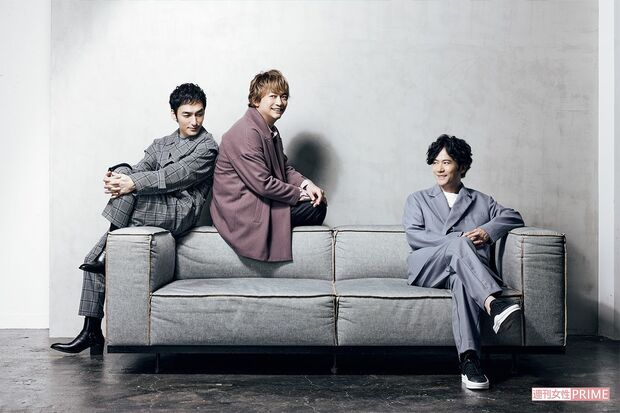 左から草なぎ剛、香取慎吾、稲垣吾郎　撮影／廣瀬靖士