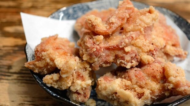 “から揚げ”のような鶏肉料理は日常的に食卓に並ぶ