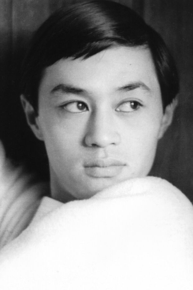 三島由紀夫作品の登場人物のモデルに。10代から夜の職業に従事したが、下戸だという