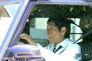 中村玉緒さんの告別式に参列した明石家さんま