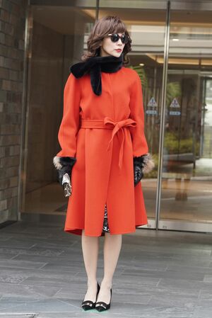 小夜子ファッション2　(c)フジテレビ