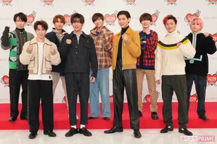 『Snow Man』メンバー全員が“パンダ姿”の可愛すぎる『anan』表紙が売り切れで「メルカリで出品」転売に発展